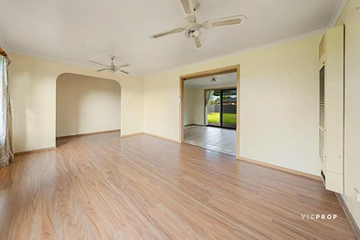 2 Morrow Street, Melton West, VIC 3337, 3 slaapkamers, 2 badkamers, House