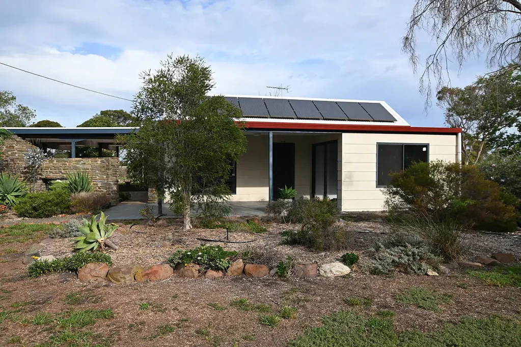 Family home only minutes from town