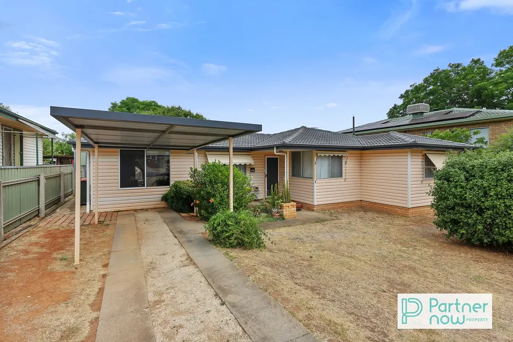 2 Brolga Crescent, Tamworth, NSW 2340