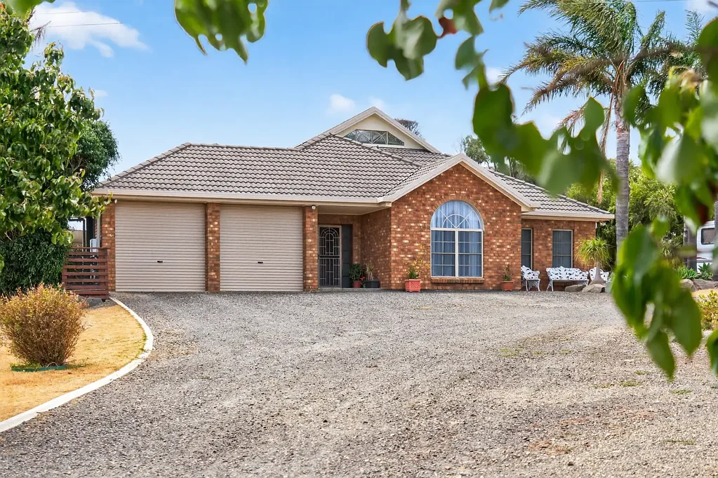 12 Swains Crossing Road, Victor Harbor, SA 5211