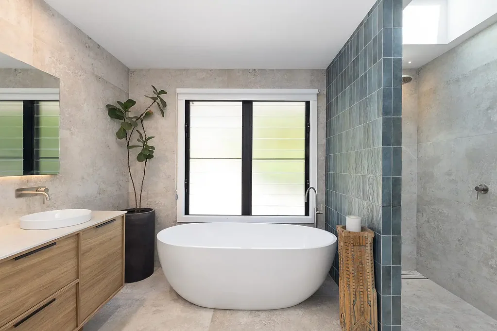 North Avoca 4ห้องนอน Stunning four bedroom home with brand new pool on spacious 897sqm sunny block