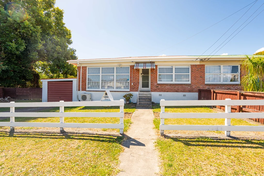 Manurewa 2 Bedroom Bring Your Offers!!
