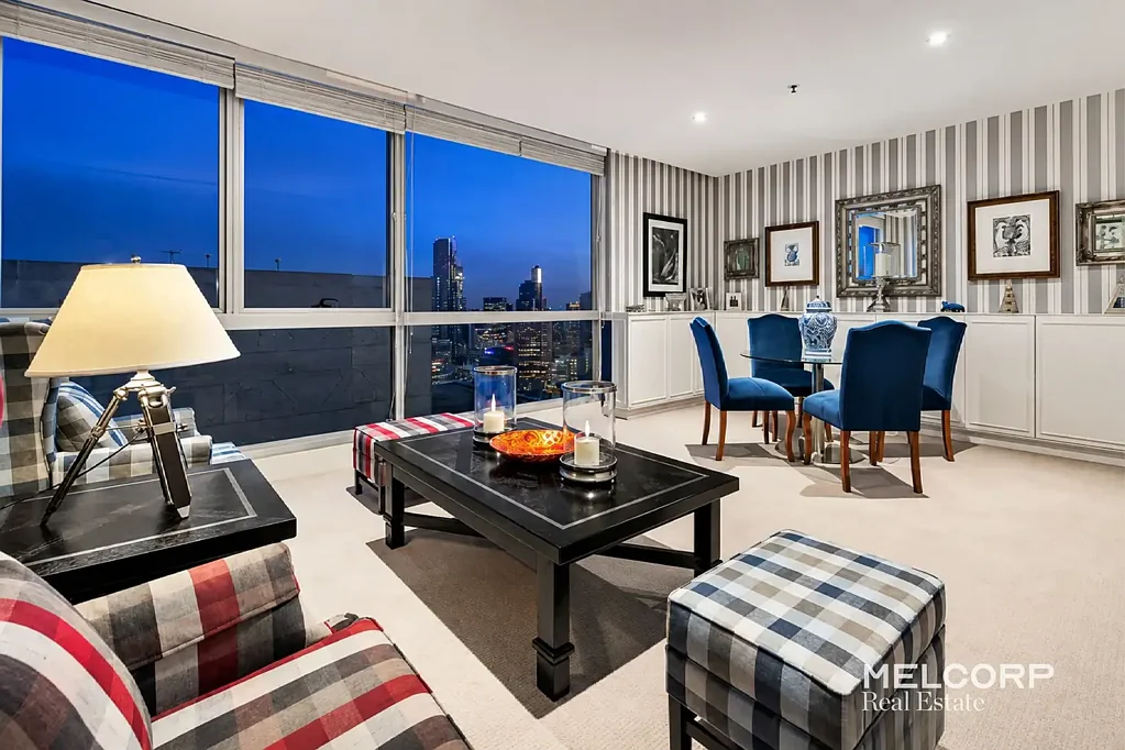 STUNNING 41ST FLOOR CBD APARTMENT WITH CITY VIEWS - UNFURNISHED