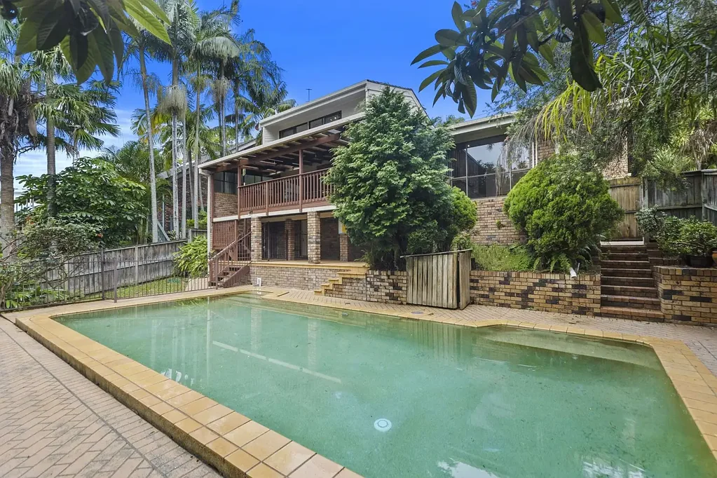 Terrigal 4બેડરૂમ A renovator�s dream in a prime coastal location