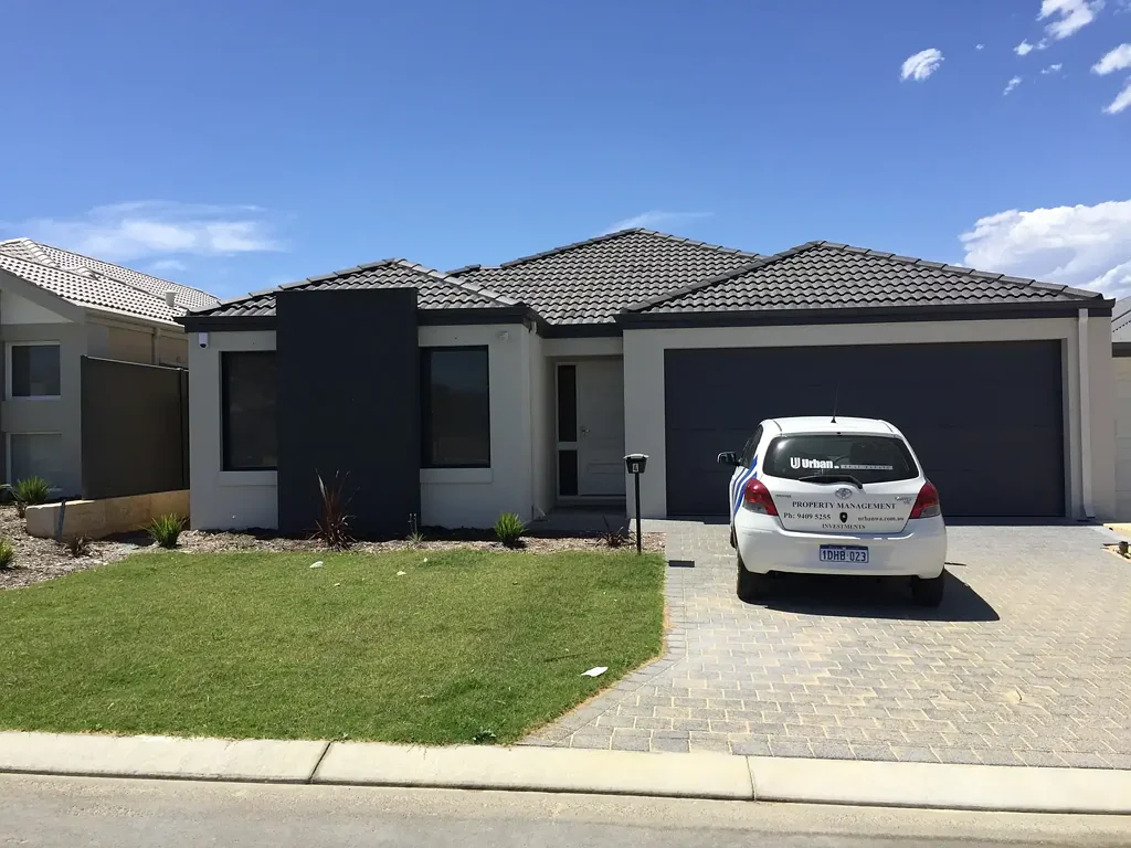 Lovely  Family Home !!