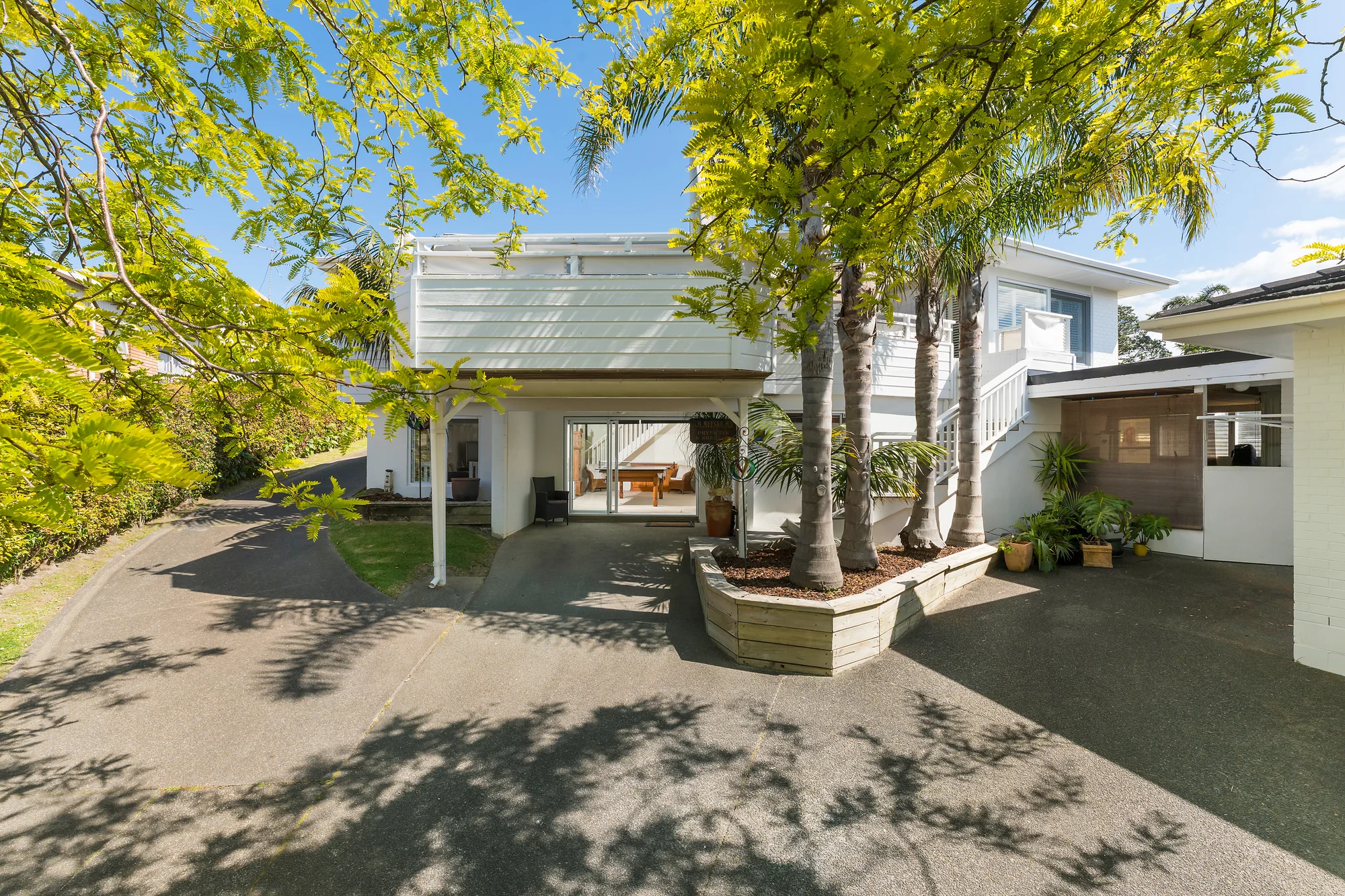 Rothesay Bay 5房 自住+收入型物业！宽敞空间，835㎡永久产权地块，名校环伺！ Home & Income | Large Volume Residence