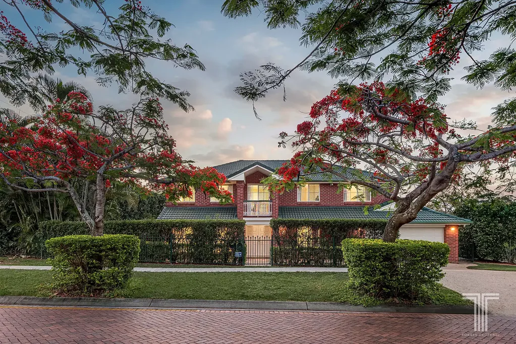 2 Mansfield Place, Mansfield, QLD 4122