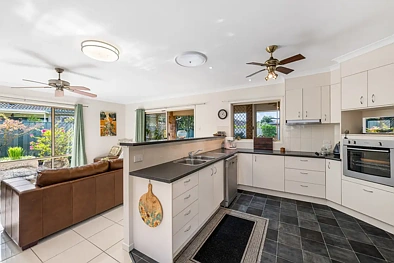 18 Maddock Avenue, Mooloolah Valley, QLD 4553, 4房, 2浴, House