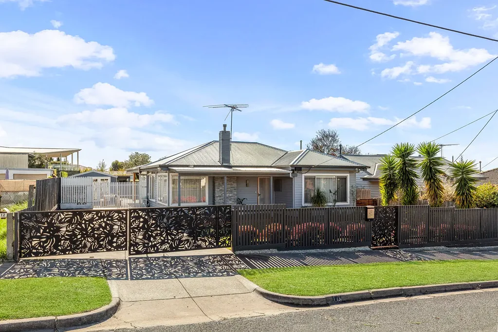 10 Sycamore Street, Hamlyn Heights, VIC 3215