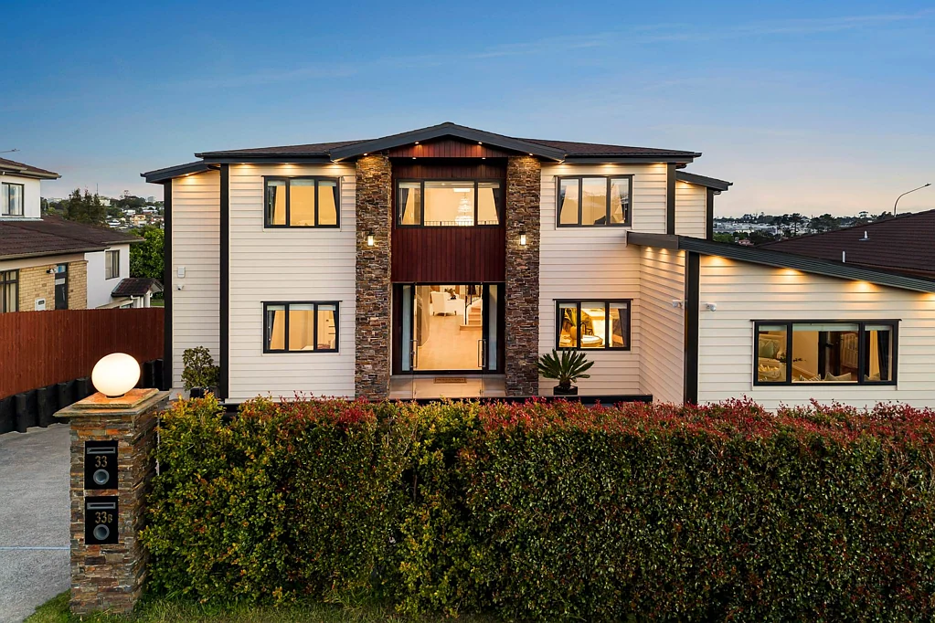 Pinehill 8Moenga Executive Luxury in Rangi Zone (Home & Income)