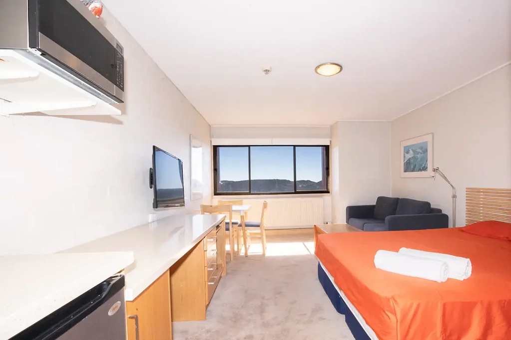 Natte Yallock Highly sought, Front Facing Studio with Spectacular Views