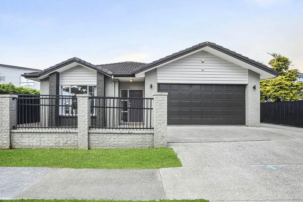 108 Simpson Road, Henderson Heights, Waitakere City, Auckland