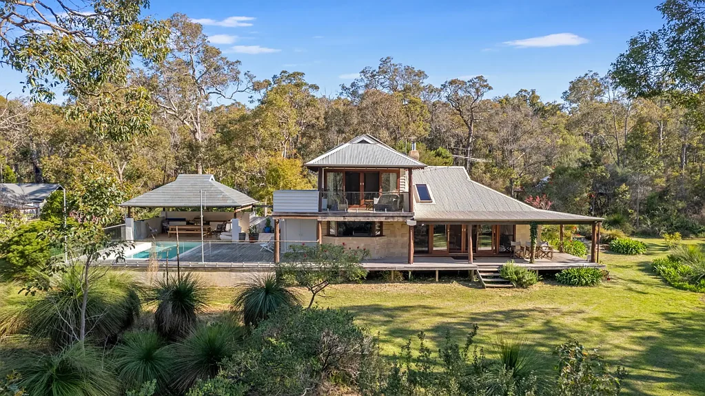 Yallingup Siding 4 Bedroom Exclusive Bush Retreat 4 x 2 and a studio 1 x 1 - 4.97Ha* -   Approx. 12.28 Ac*