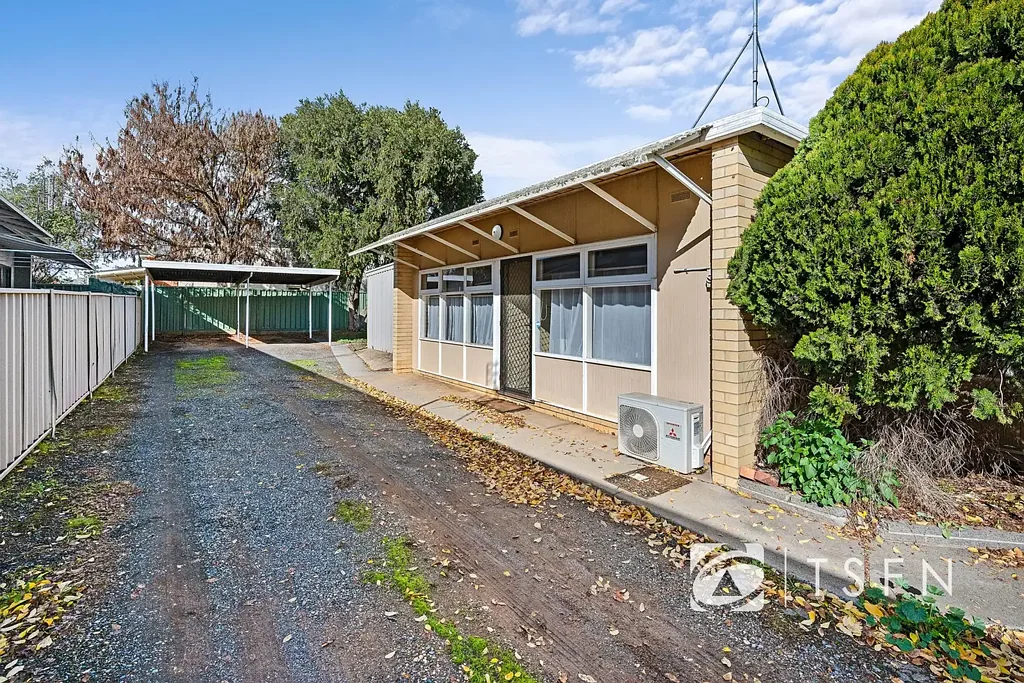 Bendigo 3房  Endless Possibilities in the Heart of Bendigo – Commercial 1 Zoned Investment