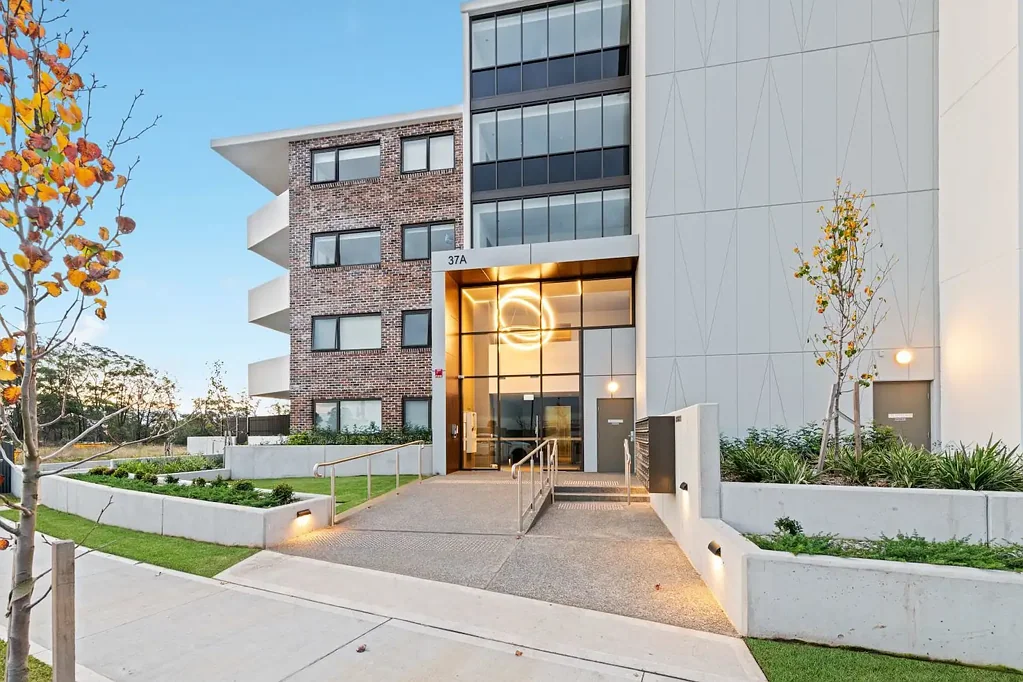 Schofields 3침실 Contemporary Living Within the Prestigious Schofield Gardens Community