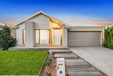 Torquay 4 Bedroom MODERN FAMILY LIVING IN PRIME NORTH TORQUAY LOCATION