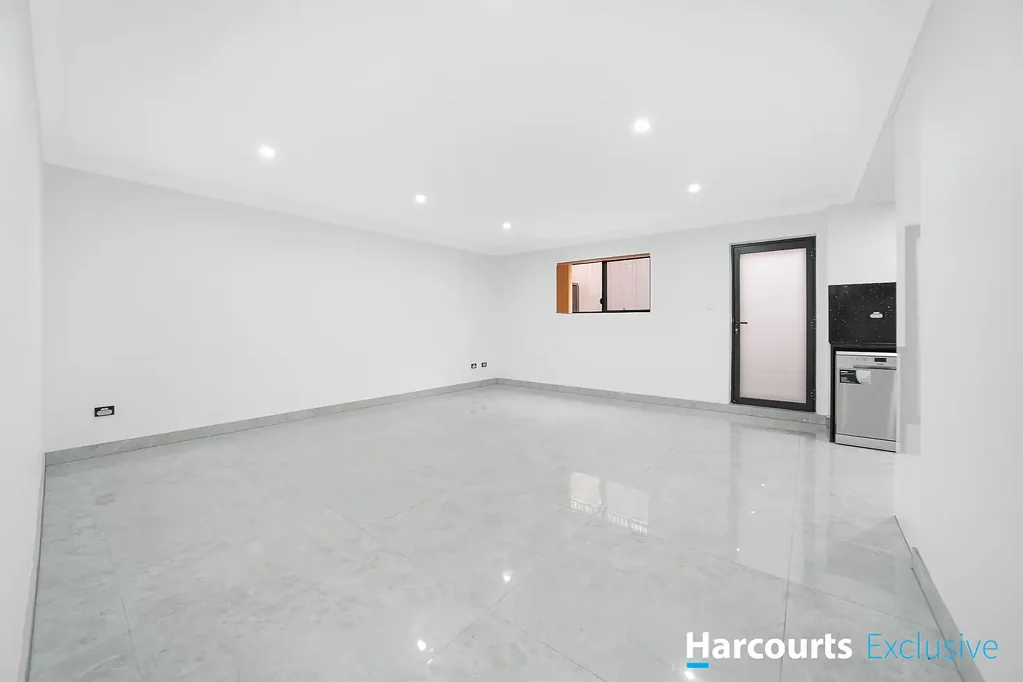 DEPOSIT TAKEN!!

Low Maintenance and Modern!