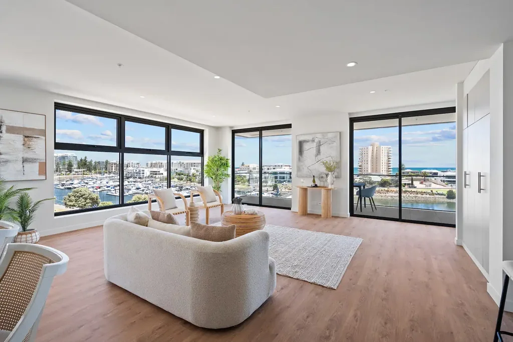 Glenelg North 3房  Open the Door to Your Ocean & River-View Sub-Penthouse