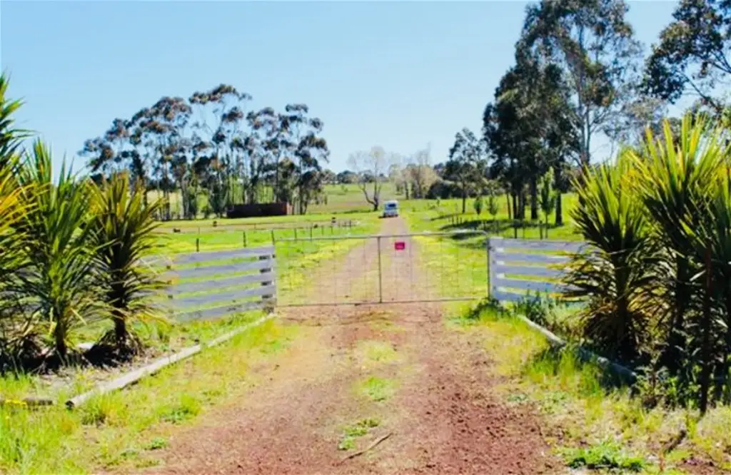 9 Acres land with Services - Hamilton