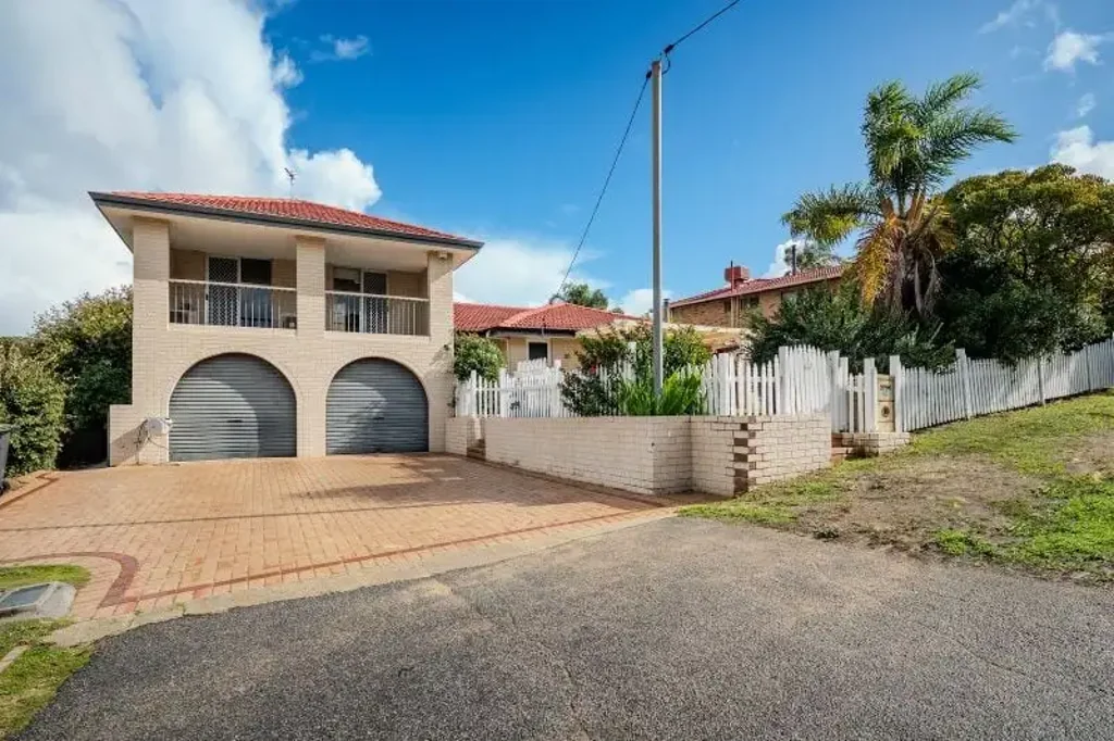 Mount Nasura 4 Bedroom THE HILLS LIFESTYLE WITH A LARGE HOME, SWIMMING POOL AND MUCH MORE!