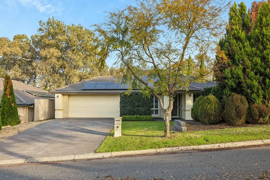 Mount Barker 4ห้องนอน A Solar-Smart Summit Estate Standout of Impressive Family Scale
