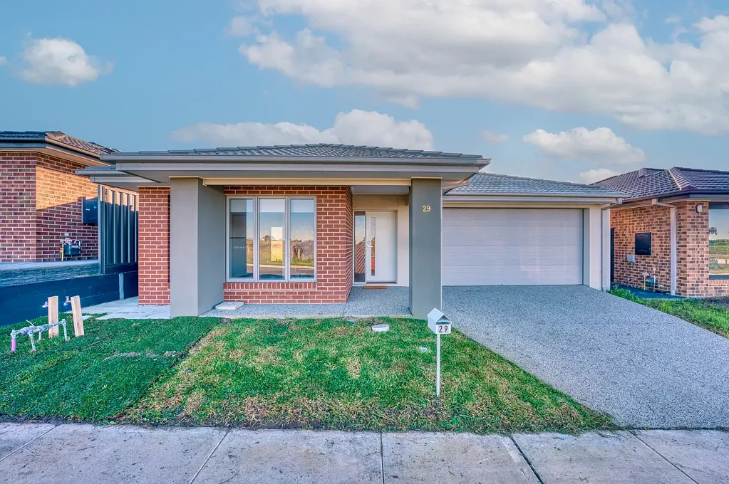Modern home in a great location!