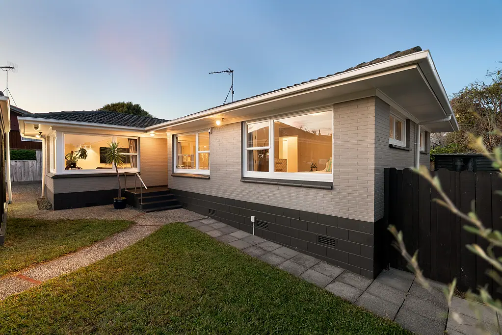18 La Perouse Street, Botany Downs, Manukau City, Auckland