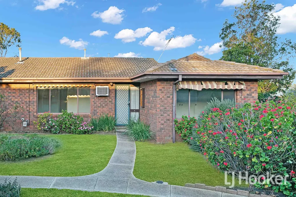 Melton West 3房 三卧宽敞公寓 中心地带便利 低维护成本 私家庭院宽敞 两车位安心 好地段机会 Comfort, Convenience & Easy Living in Melton West