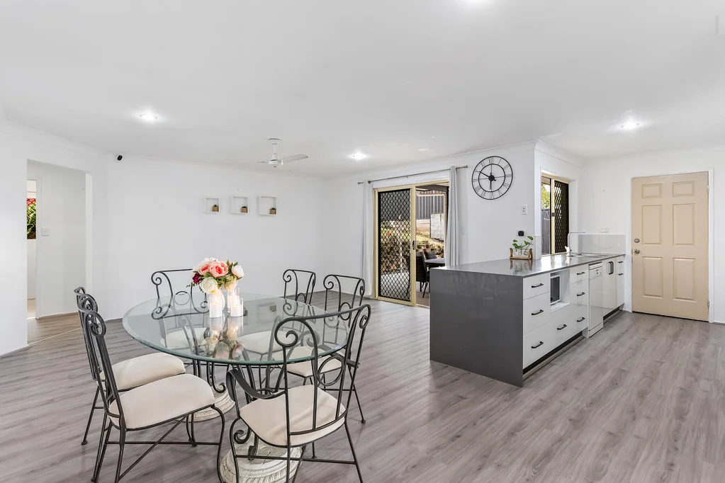 Pacific Pines 4ห้องนอน San Cristobal Stunner with Beautiful Modern Renovations!