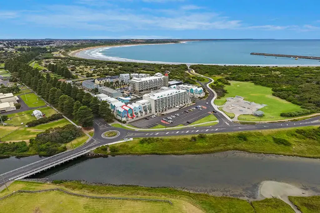 Warrnambool 2कमरा Beachfront Living Meets Smart Investment