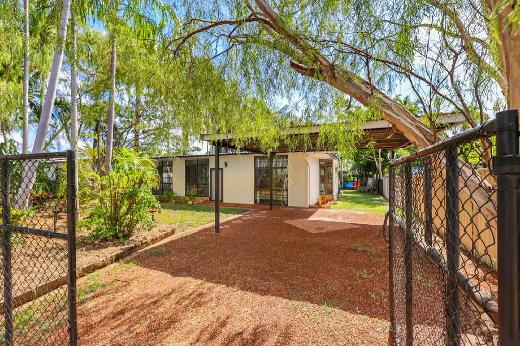 Driver 3房  Practical family living with large backyard!