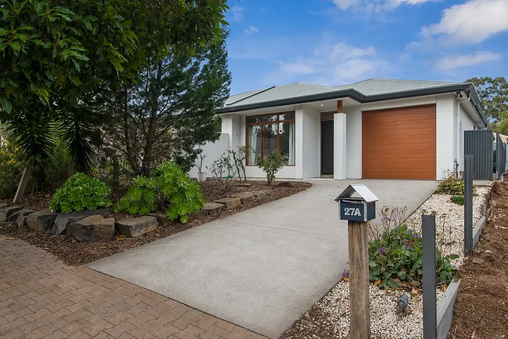 Bedford Park 4房  Stylish Torrens Title Family Home