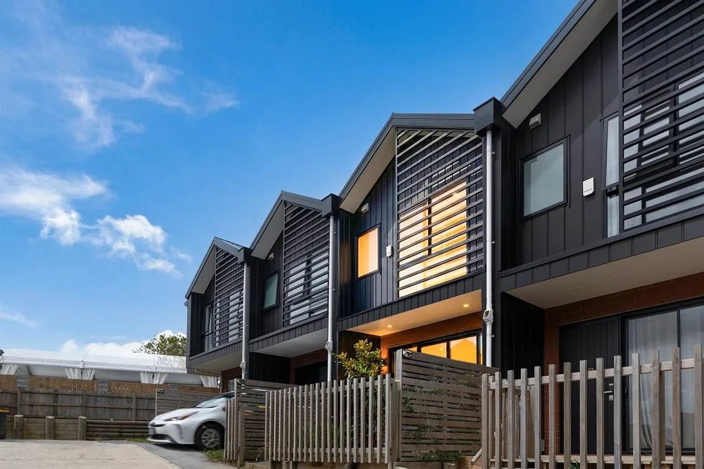 Henderson 2房  Modern Living – Now Even Better Value!
