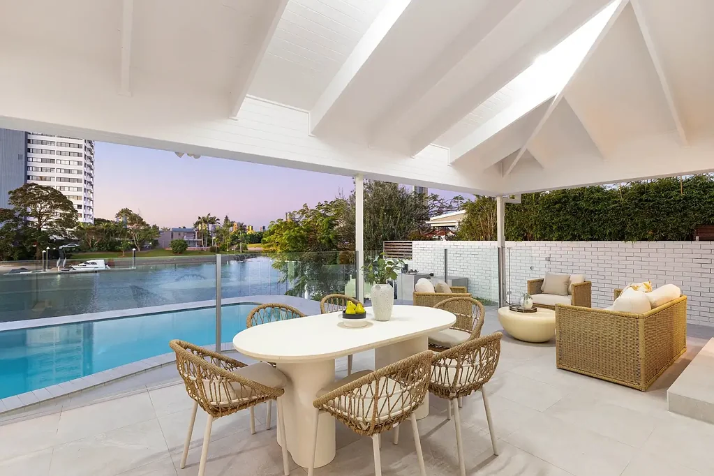 North-to-Water Luxury Redefined – Iconic Skyline Views & Designer Living
