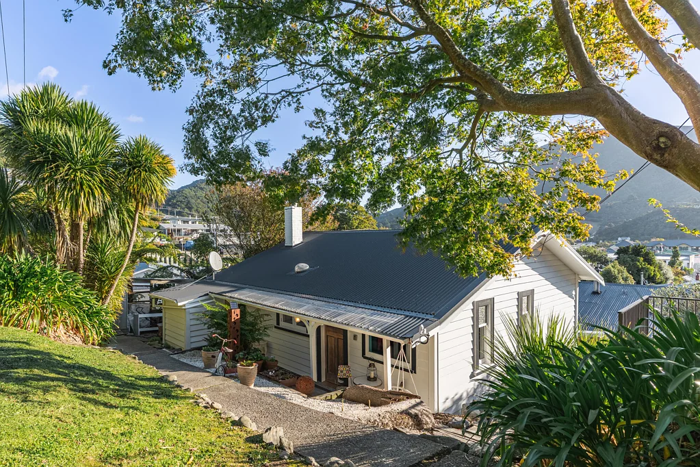 Picton 2房  Plans Have Changed - Vendor Says Sell!