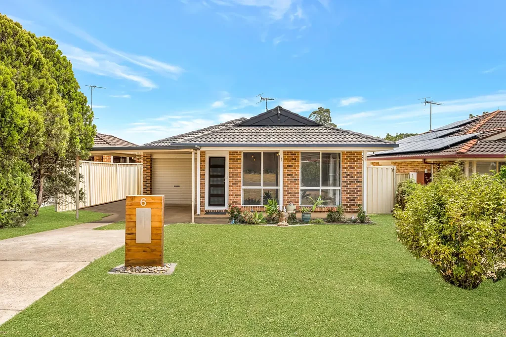 6 Melba Place, St Helens Park, NSW 2560