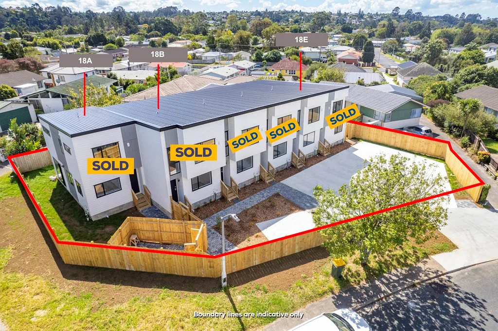 18E Larissa Avenue, Henderson, Waitakere City, Auckland