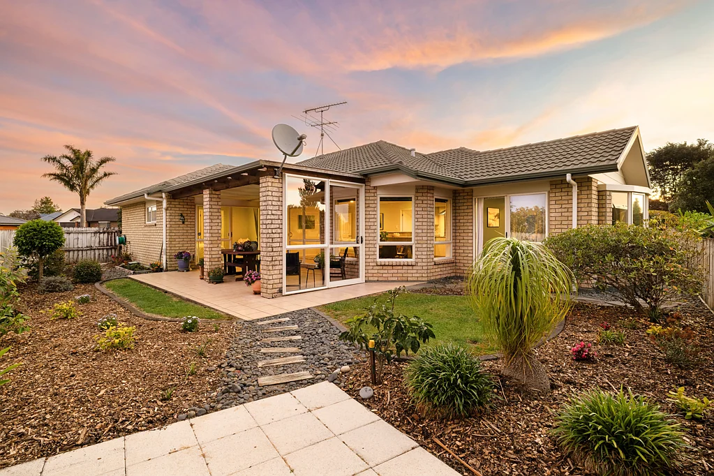 Pukekohe 4房  SUPERB CUL DE SAC LOCATION : SOLID HOME