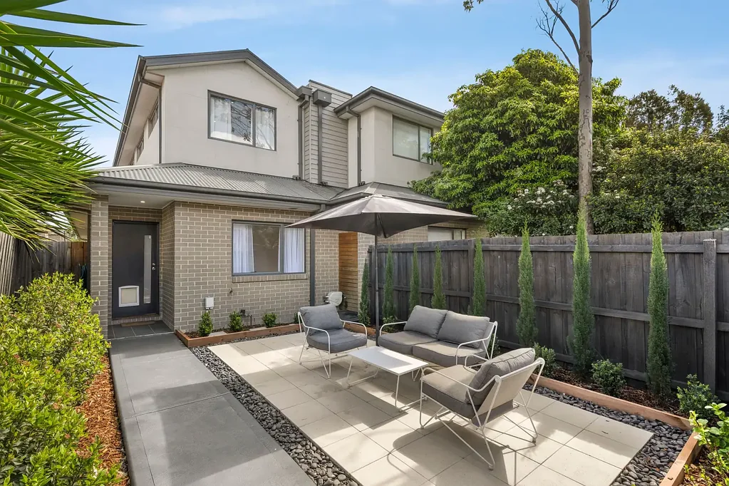 Glenroy 3 Slaapkamer Step Into Style - Glenroy's Hidden Gem Awaits
