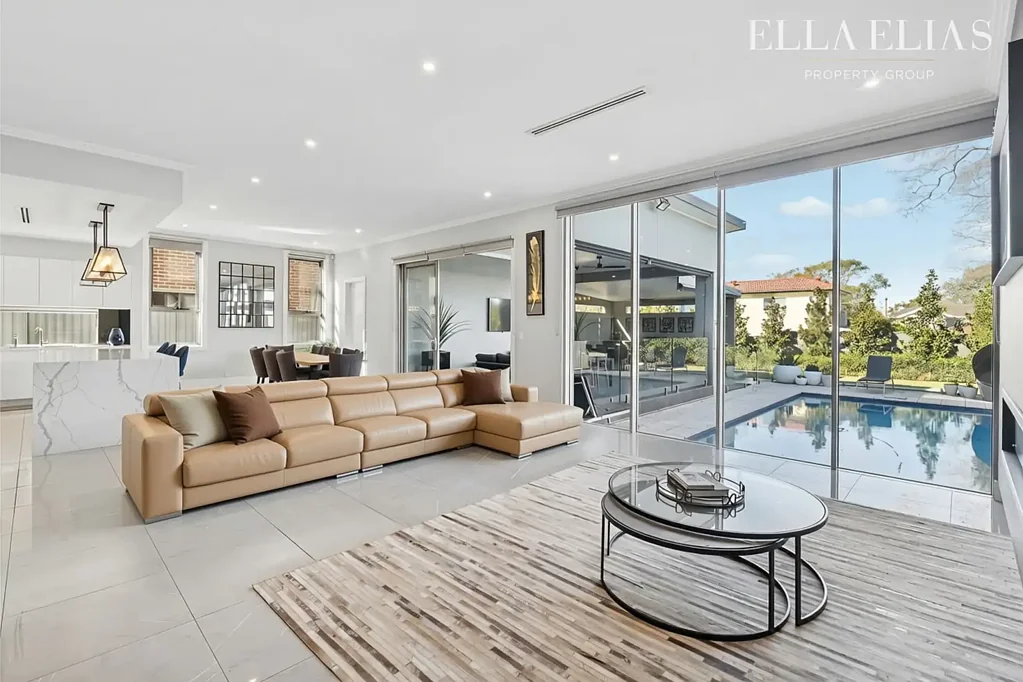 Ryde 6 Slaapkamer Contemporary Family Oasis with Luxurious Poolside Living