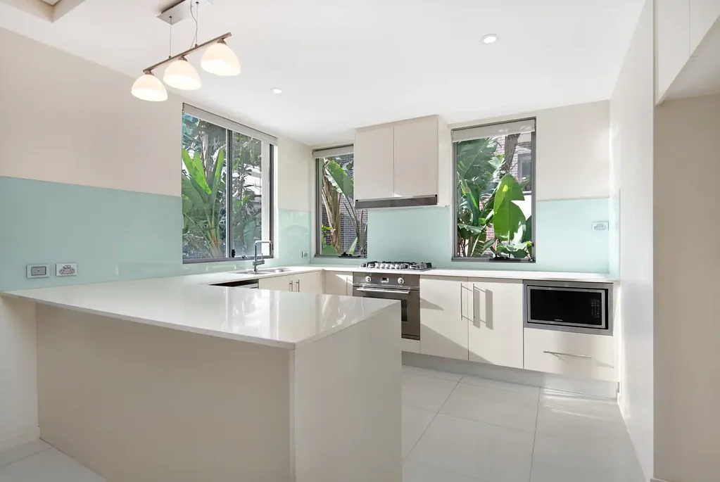 " Holiday All Year Around - Luxury Living in the Heart of Manly "