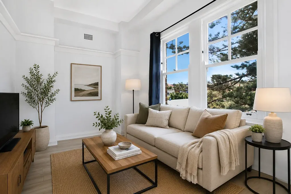 Art Deco Apartment Opposite Bondi Beach