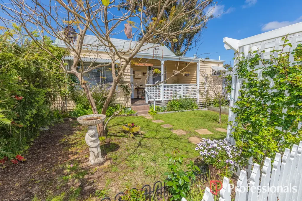 18 Somerville Street, Manjimup, WA 6258