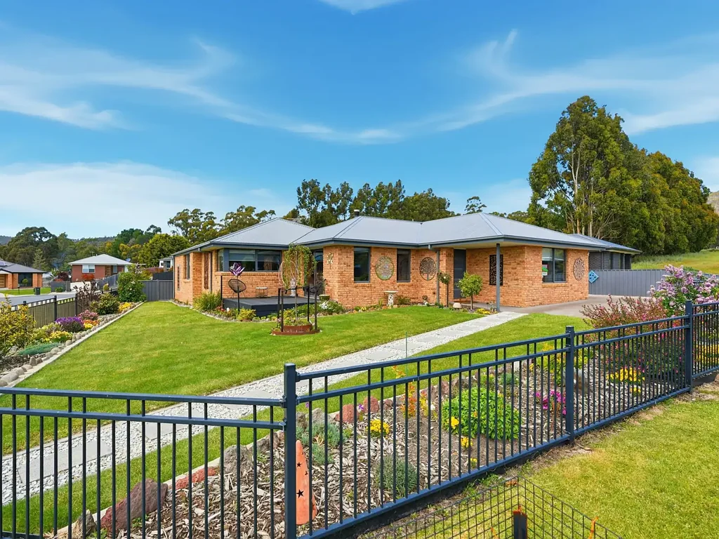 17 Sunsail Street, Snug, TAS 7054