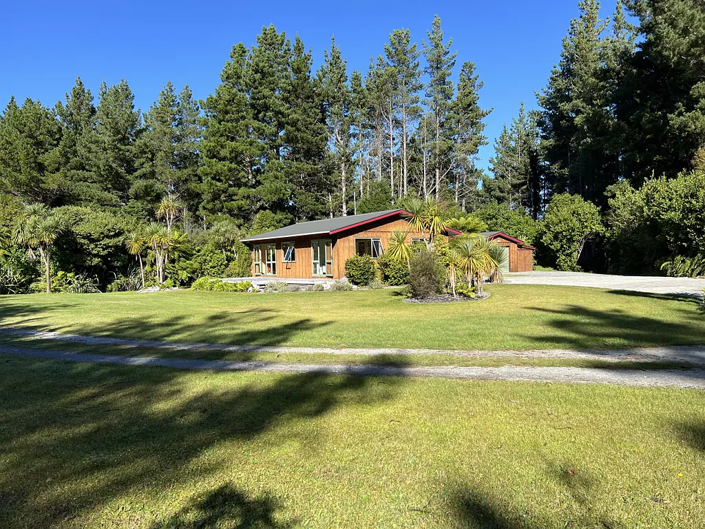 Coal Creek Picturesque, Private with Pines