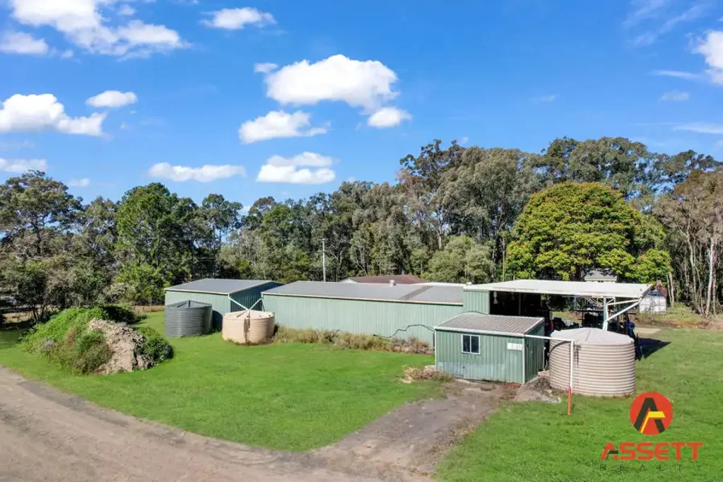 Caboolture 3બેડરૂમ RARE OPPERTUNITY 18 ACRES LAND. ONLY 4.2 km FROM THE CABOOLTURE CBD