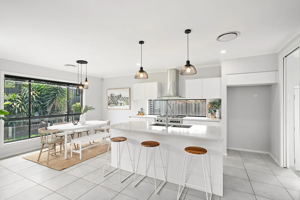 4 Wildflower Crescent, Calderwood, NSW 2527