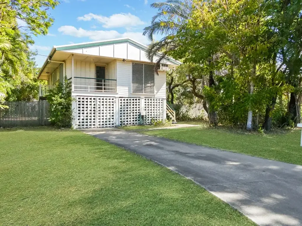 Big Backyard, Central Location – Perfect for Families