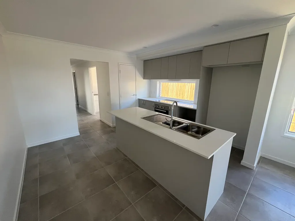 BRAND NEW HOME IN YAMANTO!