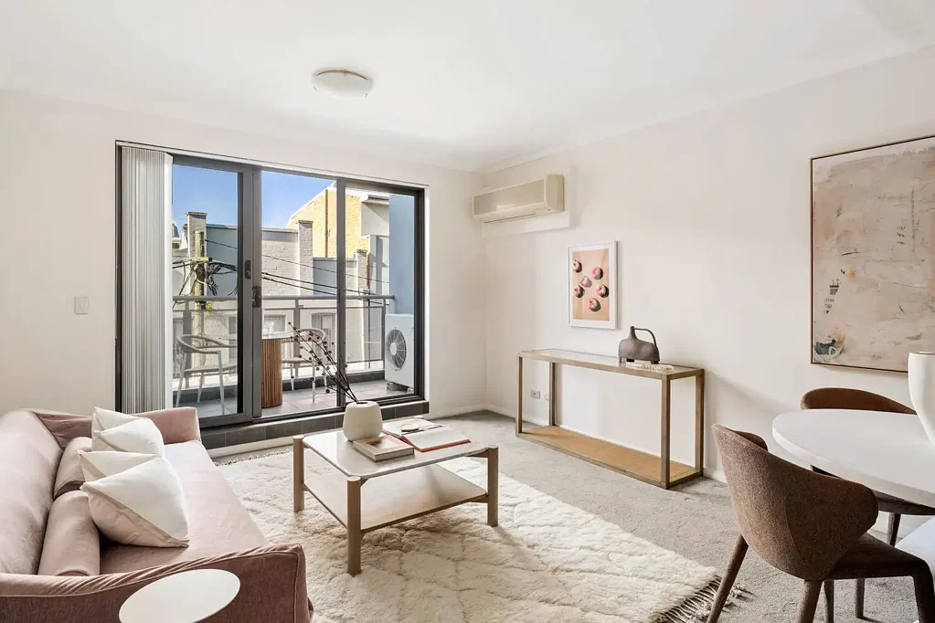 Redfern 2ਬੈੱਡਰੂਮ Incredible city-fringe location with lifestyle appeal